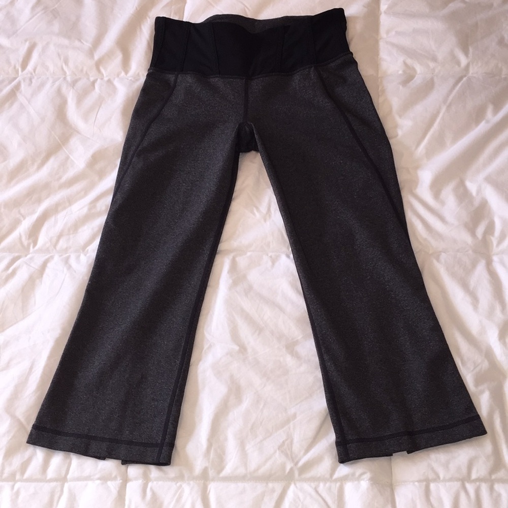 Lululemon Tadasana slit crop size 6- charcoal